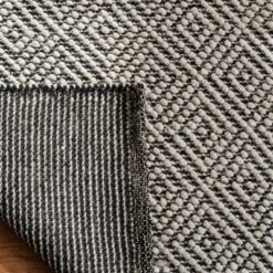 Safavieh Maryjane Geometric Hand-Woven Wool Area Rug -Safavieh Furniture GUEST 02f3c7f5 301d 4a62 8b92 362ba163788d