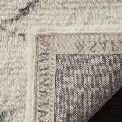 Safavieh Casablanca CSB847 Hand Tufted Indoor Wool Rug - Ivory/Brown 5 Safavieh Casablanca CSB847 Hand Tufted Indoor Wool Rug - Ivory/Brown - Image 3