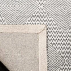 Safavieh Flossie Collection Geometric Hand-Loomed Area Rug 5 Safavieh Flossie Collection Geometric Hand-Loomed Area Rug -Safavieh Furniture GUEST 0877b5e5 0ca7 4b7e 9915 64120c17c484