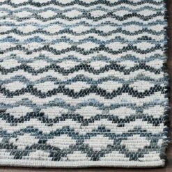 Safavieh Rhayader Collection Hand-Woven Cotton Area Rug