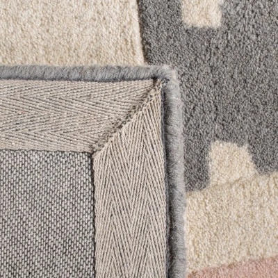 Safavieh Kids SFK922 Hand Tufted Wool Area Rug 6 Safavieh Kids SFK922 Hand Tufted Wool Area Rug - Image 4