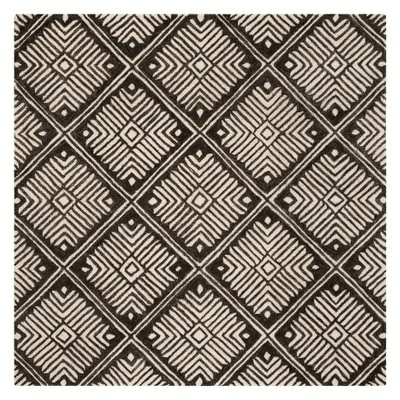 Safavieh Roberta Geometric Tufted Wool Accent Rug 7 Safavieh Roberta Geometric Tufted Wool Accent Rug - Image 5