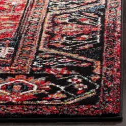 Safavieh Patras Loomed Rug: Vintage Persian-Inspired Elegance