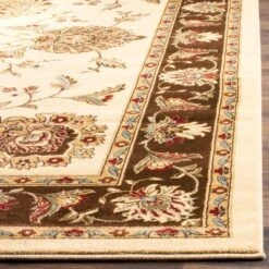 Safavieh Susana Floral Loomed Rug - Elegant Traditional Runner