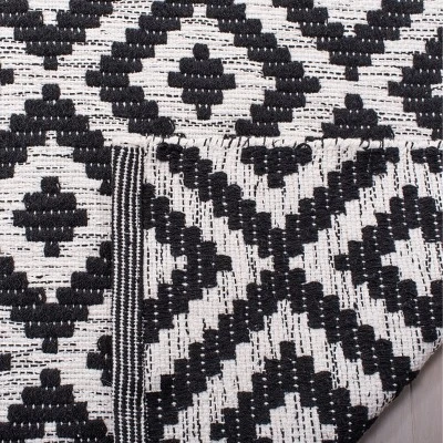 Safavieh Jaida Hand-Woven Cotton Geometric Accent Rug 5 Safavieh Jaida Hand-Woven Cotton Geometric Accent Rug - Image 3
