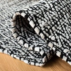 Safavieh Racheal Geometric Leather Accent Rug -Safavieh Furniture GUEST 1d9e9adb 82f2 40ec 9121 0ddeb25f1d37