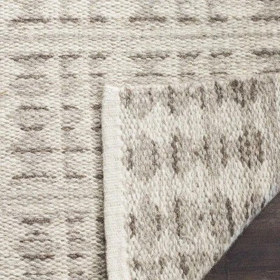 Safavieh Kilim KLM350 Hand-Woven Wool-Cotton Rug in Ivory & Light Grey 5 Safavieh Kilim KLM350 Hand-Woven Wool-Cotton Rug in Ivory & Light Grey - Image 3