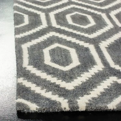 Safavieh Tami Geometric Tufted Rug - Hand-Loomed Wool Carpet 3 Safavieh Tami Geometric Tufted Rug - Hand-Loomed Wool Carpet