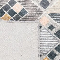 Safavieh Soho SOH876 Hand Tufted Area Rug 11 Safavieh Soho SOH876 Hand Tufted Area Rug -Safavieh Furniture GUEST 24be666e 1889 4218 87db f1ab01bd25e6