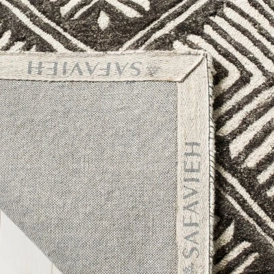 Safavieh Roberta Geometric Tufted Wool Accent Rug 4 Safavieh Roberta Geometric Tufted Wool Accent Rug - Image 2
