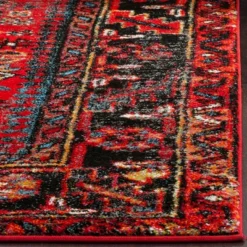 Safavieh Corinth Rug: Vintage Transitional Persian Area Rug