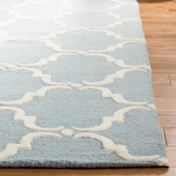 Safavieh Lina Accent Area Rug: Hand-Tufted Wool Geometric Decor