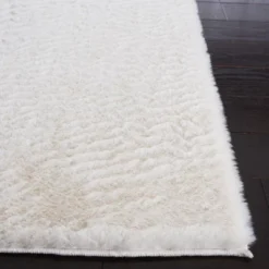 Safavieh Faux Rabbit Fur FRF500 Power Loomed Machine Washable Rug