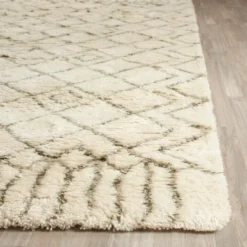 Safavieh Paige Geometric Hand-Tufted Wool Shag Area Rug