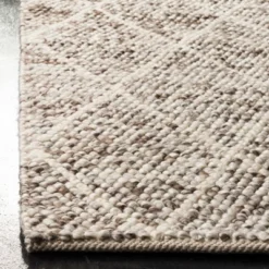 Safavieh Milagros Collection Diamond Accent Rug