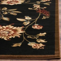 Safavieh Clare Floral Loomed Accent Rug - Traditional Persian Style