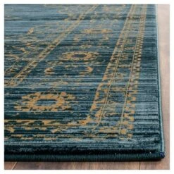 Safavieh Amelia Collection: Traditional Persian Vintage Area Rug