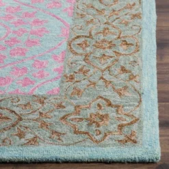 Safavieh Mina Collection Leaf Hooked Wool Accent Rug