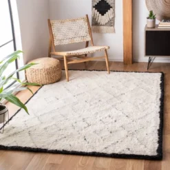 Safavieh Rosalina Shag Rug - Ivory & Black Moroccan Design