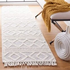 Safavieh Vermont VRM251 Hand Loomed Wool Area Rug