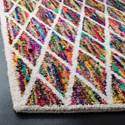 Safavieh Evelin Area Rug - Hand-Tufted New England Inspired Decor 3 Safavieh Evelin Area Rug - Hand-Tufted New England Inspired Decor