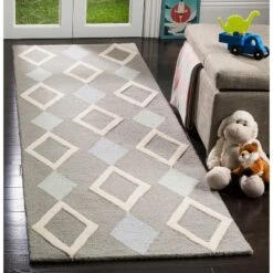 Safavieh Kids SFK902 Hand Tufted Wool Area Rug