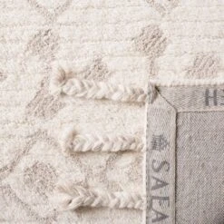 Safavieh Casablanca CSB203 Hand Tufted Moroccan Wool Area Rug -Safavieh Furniture GUEST 5cf8269a 5817 4cce 8c48 26e11b94a044