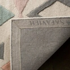 Safavieh Kids SFK901 Hand Tufted Wool Area Rug -Safavieh Furniture GUEST 61c59f20 ad56 406d bfcb 07cc070358aa