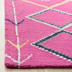 Safavieh Jill Geometric Tufted Area Rug