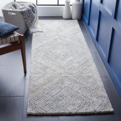 Safavieh Marquee MRQ119 Hand Tufted Turquoise and Beige Indoor Runner Rug