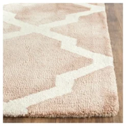 Safavieh Page Quatrefoil Hand-Tufted Wool Area Rug