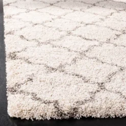 Safavieh Hudson Shag SGH282 Power Loomed Area Rug