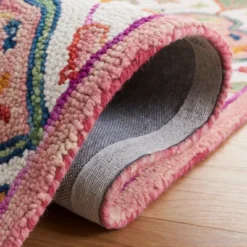 Safavieh Blossom BLM456 Hand Tufted Wool Floral Area Rug -Safavieh Furniture GUEST 8806ed57 649c 43f4 b03c 441bba4061a4