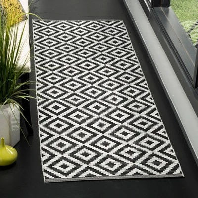 Safavieh Jaida Hand-Woven Cotton Geometric Accent Rug 4 Safavieh Jaida Hand-Woven Cotton Geometric Accent Rug - Image 2