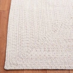 Safavieh Braided BRA201 Hand Woven Reversible Area Rug