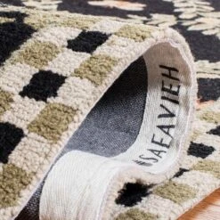 Safavieh Hooked Tiana Rug: Hand-Hooked 100% Virgin Wool Area Rug -Safavieh Furniture GUEST 8e6efd96 3518 43d3 901f ce47ff6d70b5