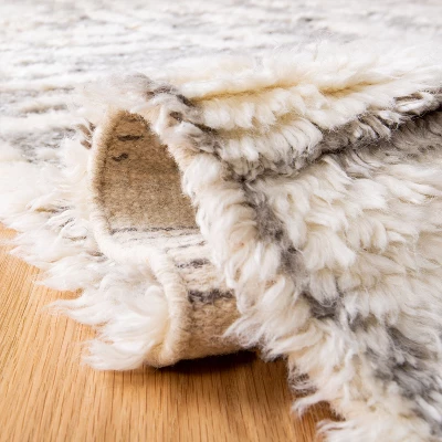 Safavieh Manhattan MAN469 Hand Knotted Designer Area Rug 6 Safavieh Manhattan MAN469 Hand Knotted Designer Area Rug - Image 4