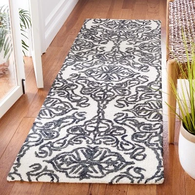 Safavieh Blossom BLM112 Hand Tufted Floral Wool Area Rug 3 Safavieh Blossom BLM112 Hand Tufted Floral Wool Area Rug