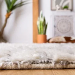 Safavieh Manhattan MAN469 Hand Knotted Designer Area Rug 9 Safavieh Manhattan MAN469 Hand Knotted Designer Area Rug -Safavieh Furniture GUEST 92850d94 f9ff 48b1 b3dd f375940824ca