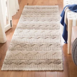 Safavieh Natura NAT252 Hand Loomed Wool and Viscose Area Rug