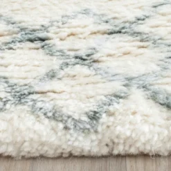 Safavieh Claire Geometric Shag Accent Rug - 3' x 5' Ivory/Blue