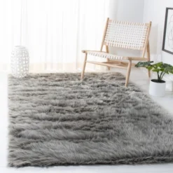 Safavieh Yvette Solid Power-Loomed Faux Sheepskin Accent Rug