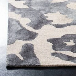 Safavieh Bardene Collection Hand-Tufted Watercolor Wool Rug