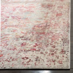 Safavieh Griselda Medallion Traditional Loomed Rug