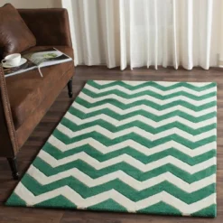 Safavieh Chevron Collection Hand-Tufted Wool Rug