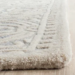 Safavieh Marlton Medallion Hand-Tufted Wool Area Rug