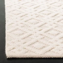 Safavieh Geometric Woven Ivory Runner Rug - Hand-Woven Wool