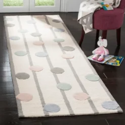 Safavieh Kids SFK909 Hand Tufted Wool Area Rug for Nursery & Playrooms