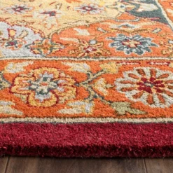 Safavieh Brisa Floral Hand-Tufted 100% Wool Area Rug