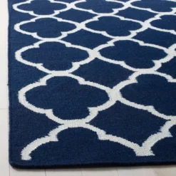 Safavieh York Collection Hand-Woven Geometric Dhurrie Wool Rug